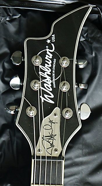 Washburn - Paul Stanley Signature Guitar Detail